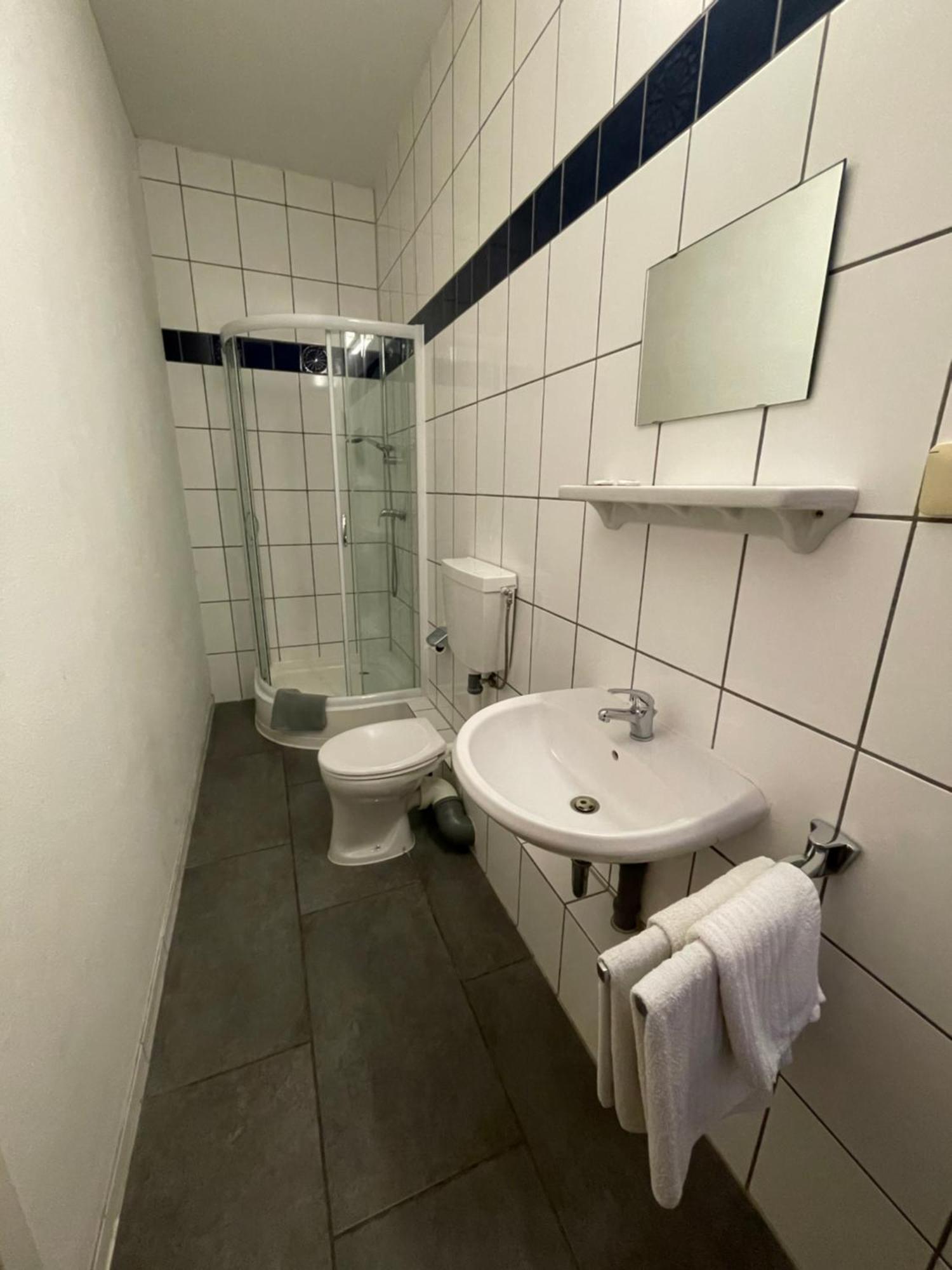 Haven Hotels - Hotel Am Stadion Leverkusen Quarto foto